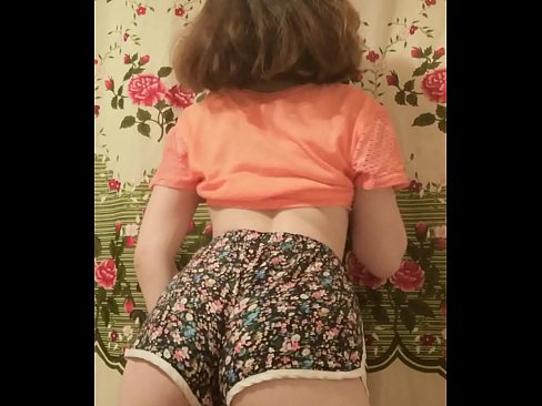 ❤️ دختر جوان سکسی که شورتش را جلوی دوربین در می آورد ️ لعنتی در ما ❤